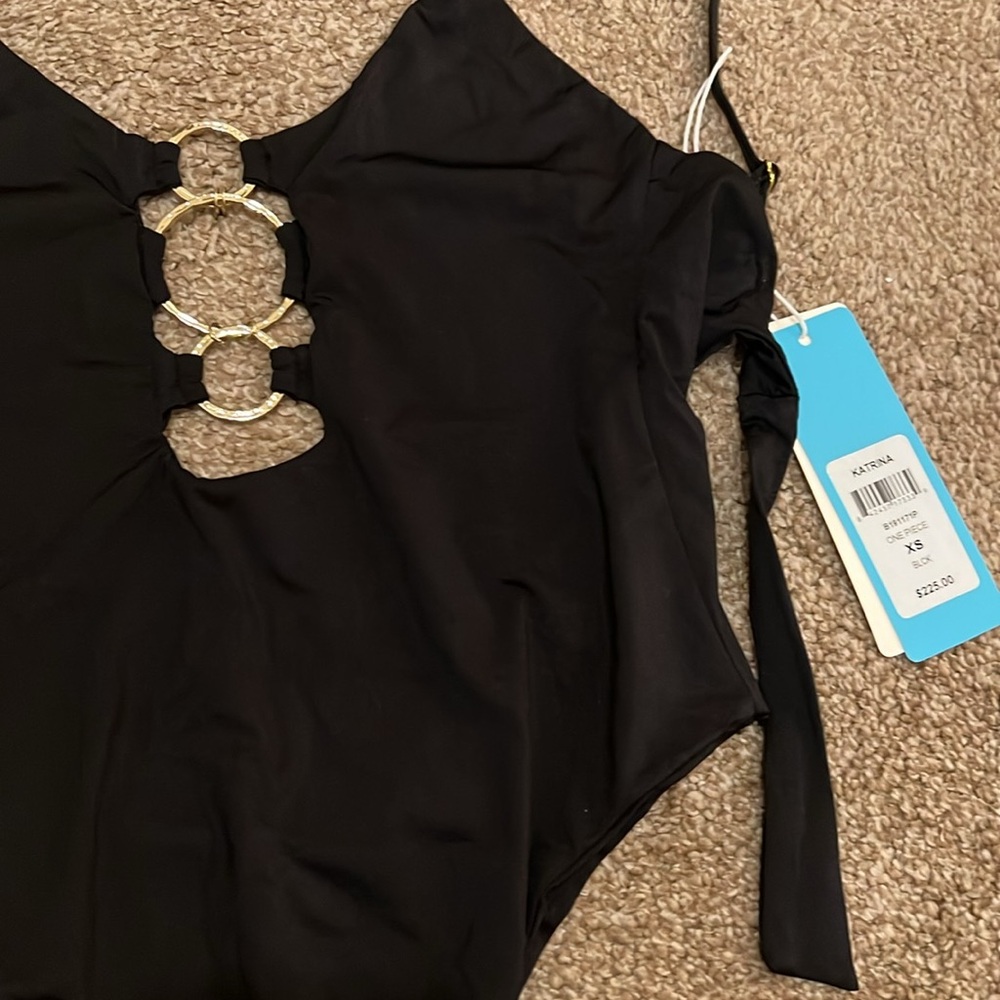 BNWT Beach bunny swimsuit - Picture 2 of 5
